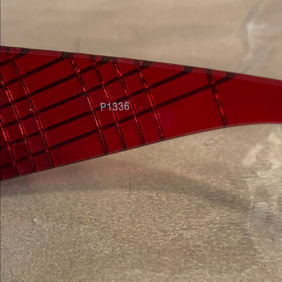 Chic Bling Red Sunglasses - Picture 6 of 6